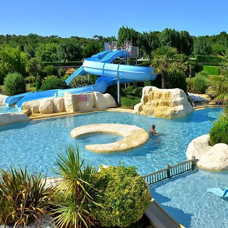 Camping Les Places Dorees