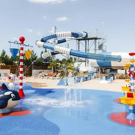 Κάμπινγκ Camping Les Places Dorees 5*