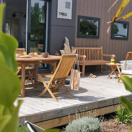 Camping Les Places Dorees 5*